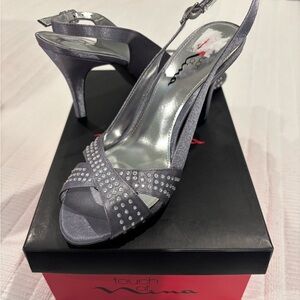 Touch of Nina slingback heels 7.5m